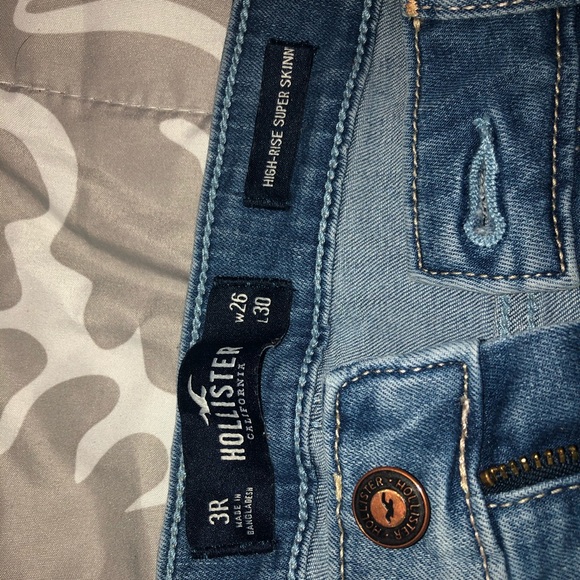 Hollister Jeans - Picture 2 of 2